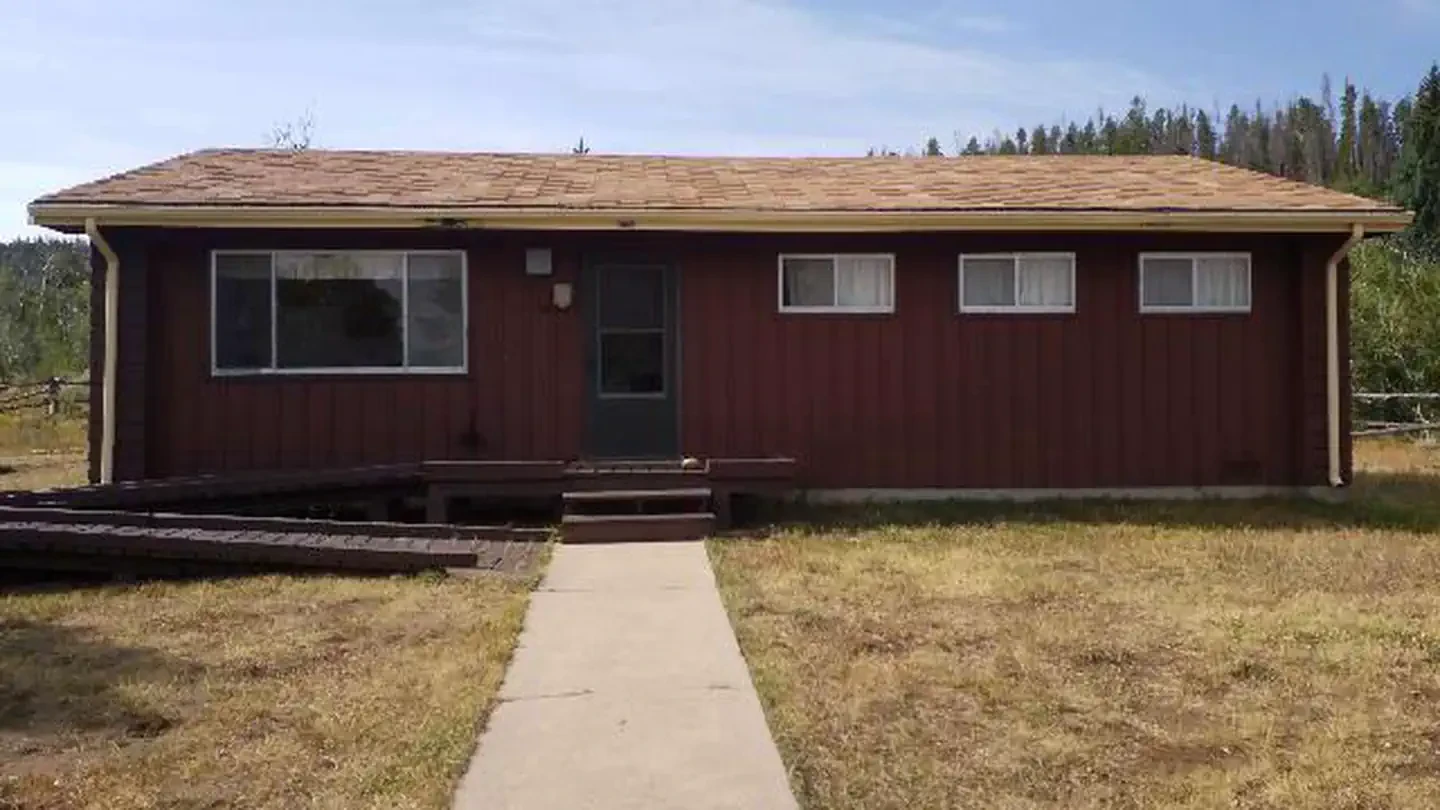 Bow River Ranger Station