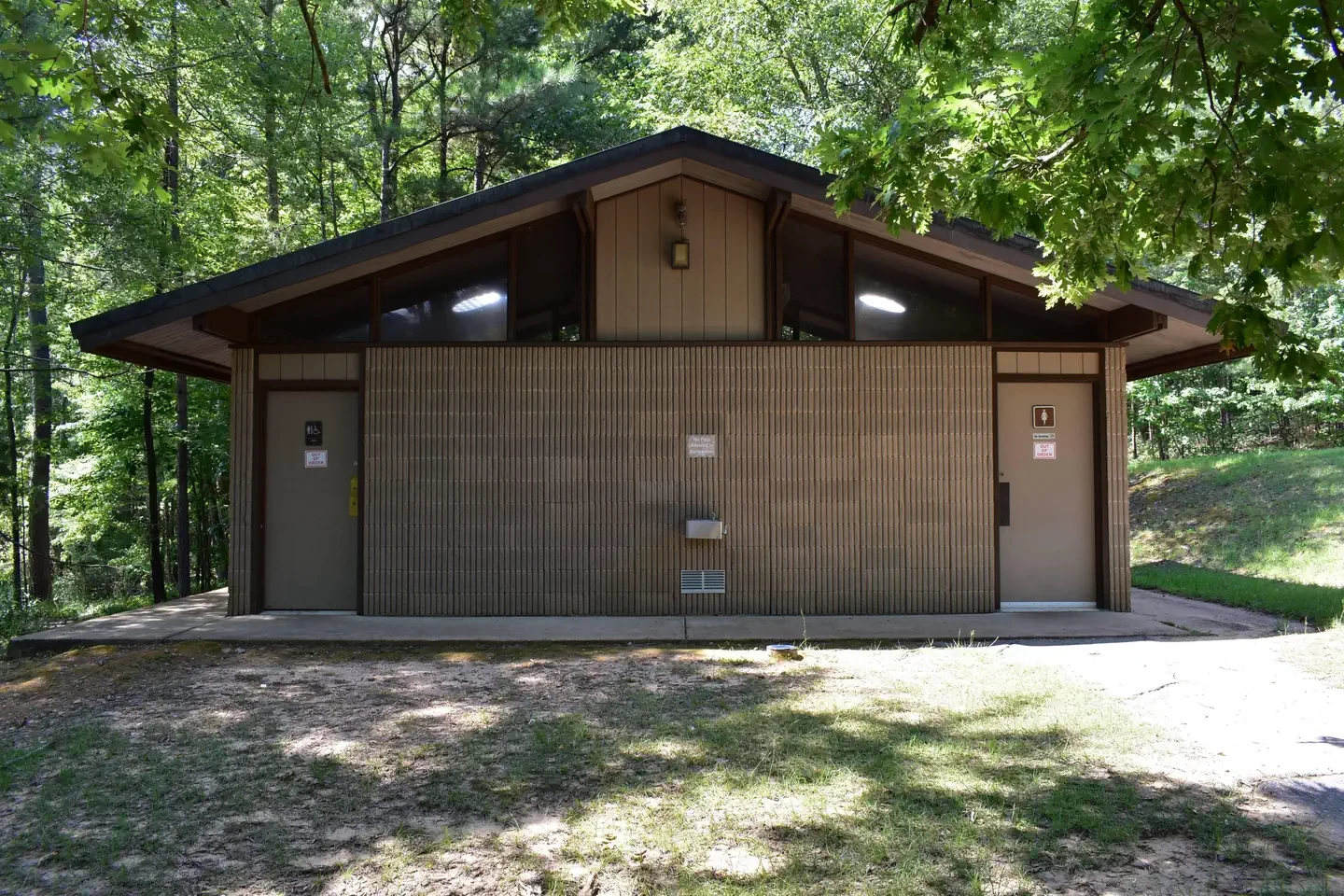 Oak Pavillion Group Picnic Area