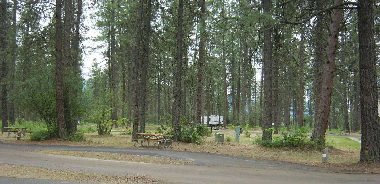 047