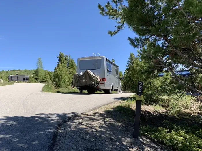 C28