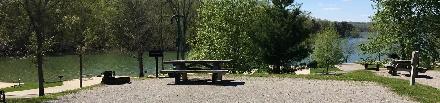 096