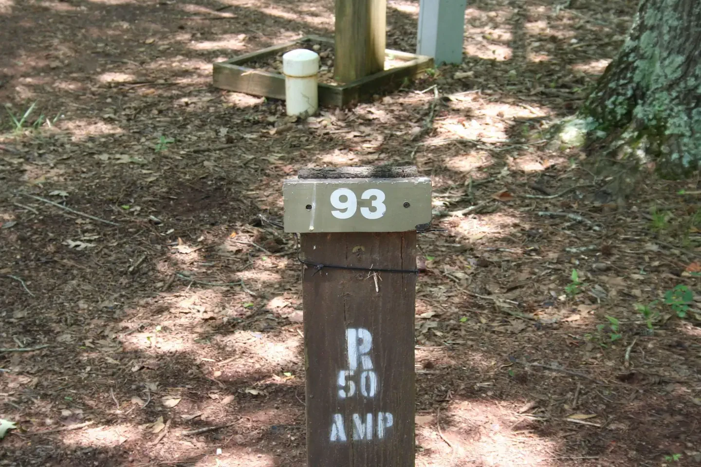 093