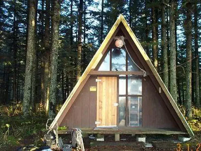 Hook Point Cabin