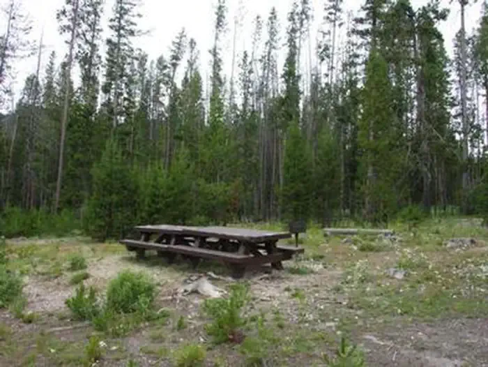 Alturas Lake Picnic Area (id)