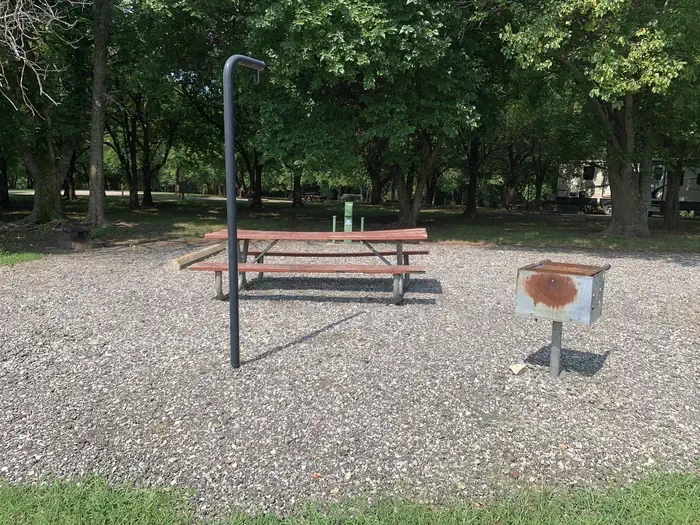 290