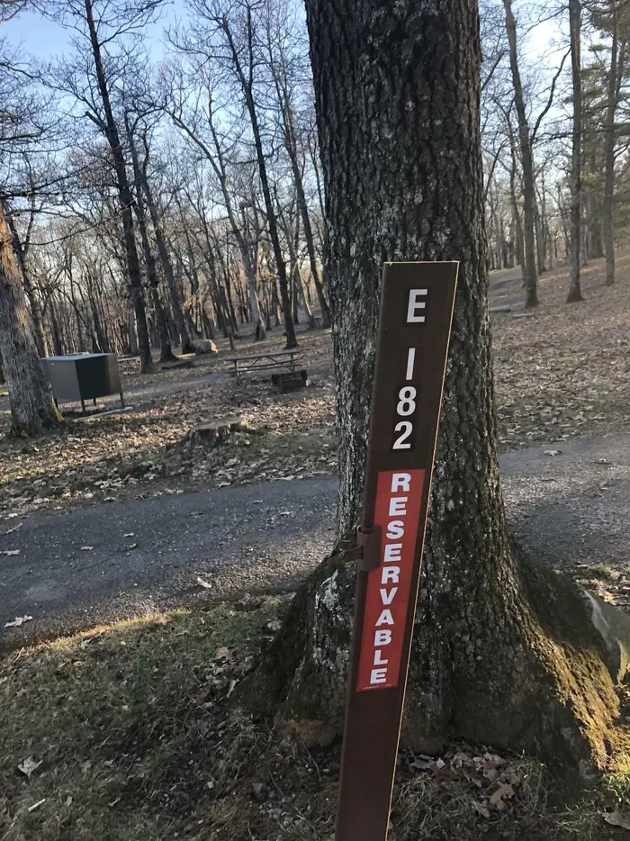 E182