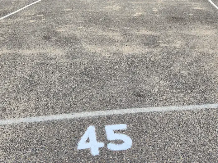 045
