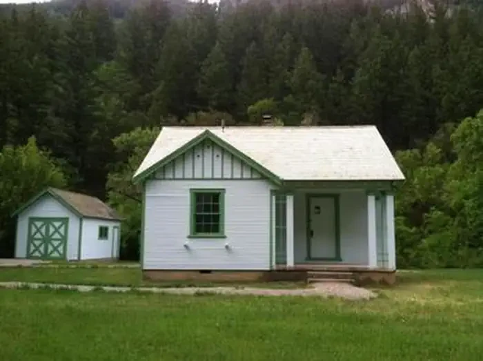 Blacksmith Fork Guard Station