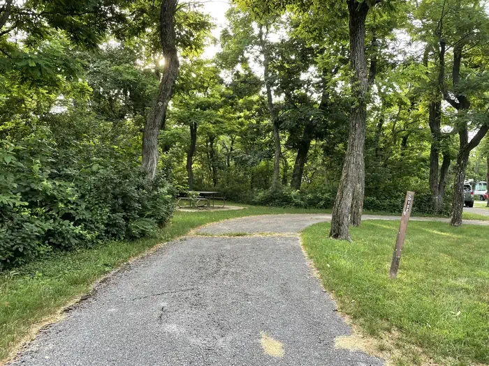 D122