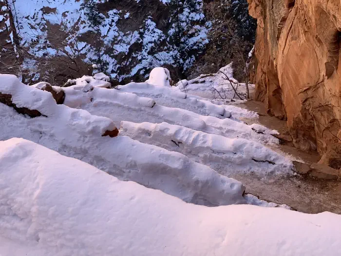 Angels Landing: Winter (Hikes on December 1 - February 28)