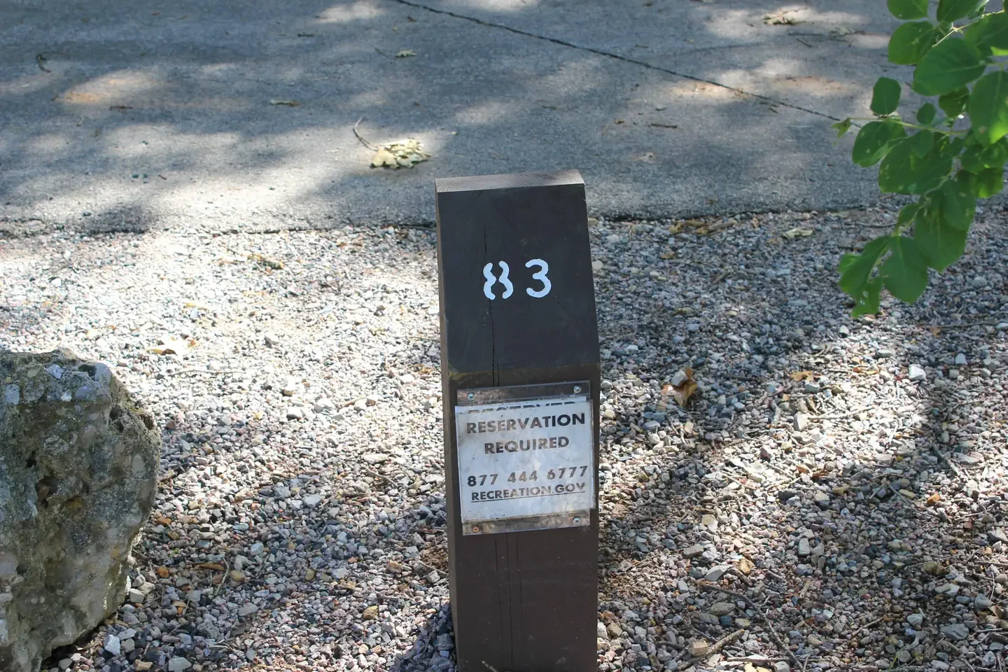083C