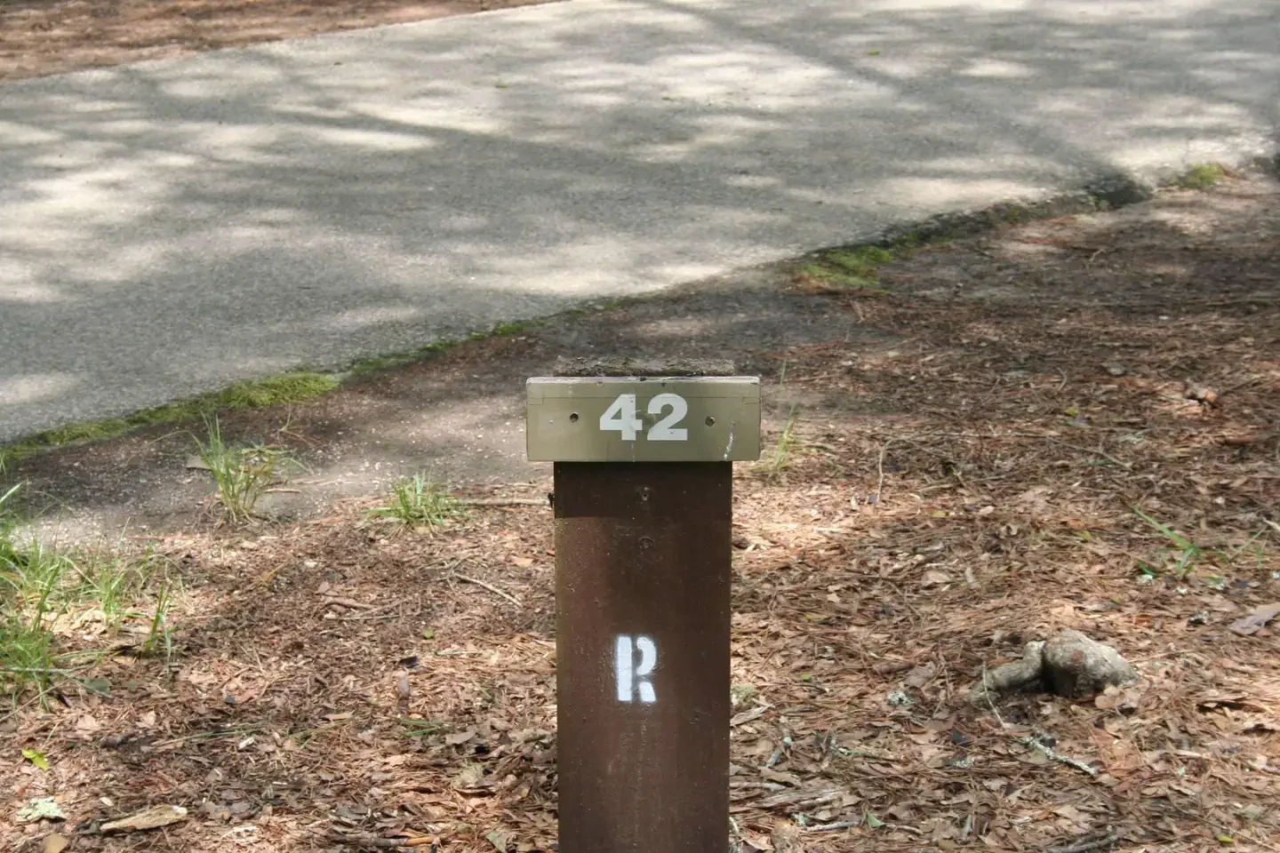 042
