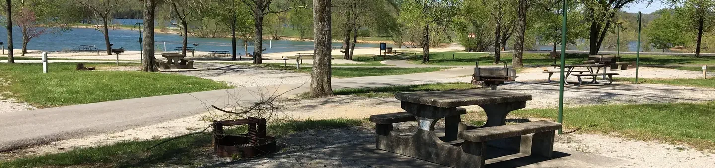 084