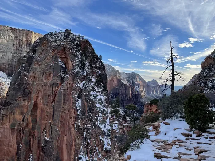Angels Landing: Fall (Hikes on September 1 – November 30)