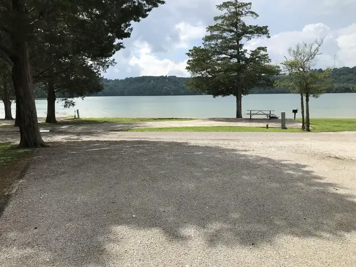 085