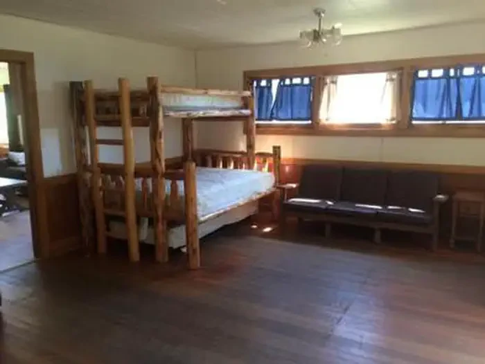 Anna Creek Cabin