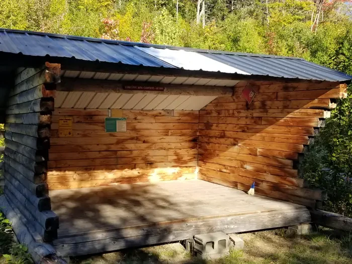 Lunksoos Lean-to