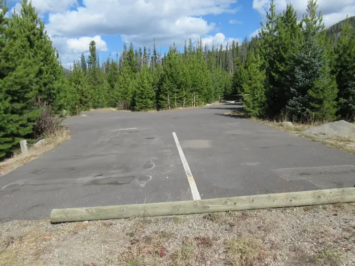 B042 - Host