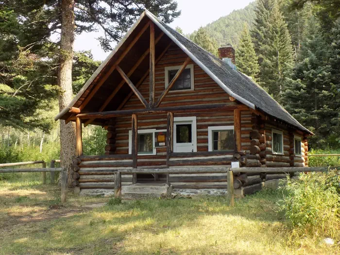 Bear Creek Cabin (Beaverhead-Deerlodge National Forest, MT)