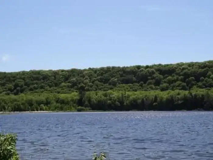 Monocle Lake