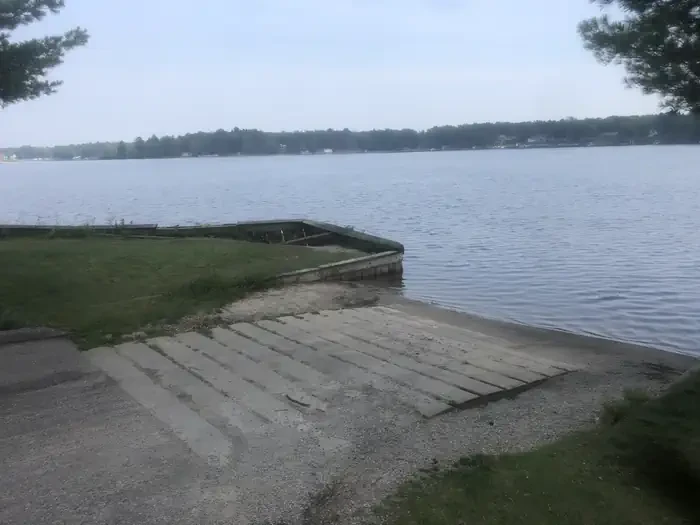 Round Lake