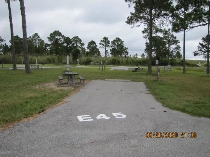 E045