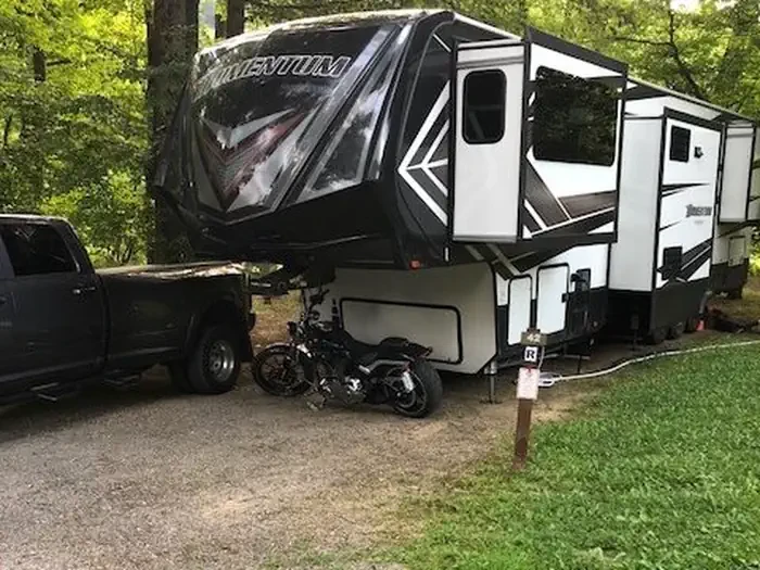042