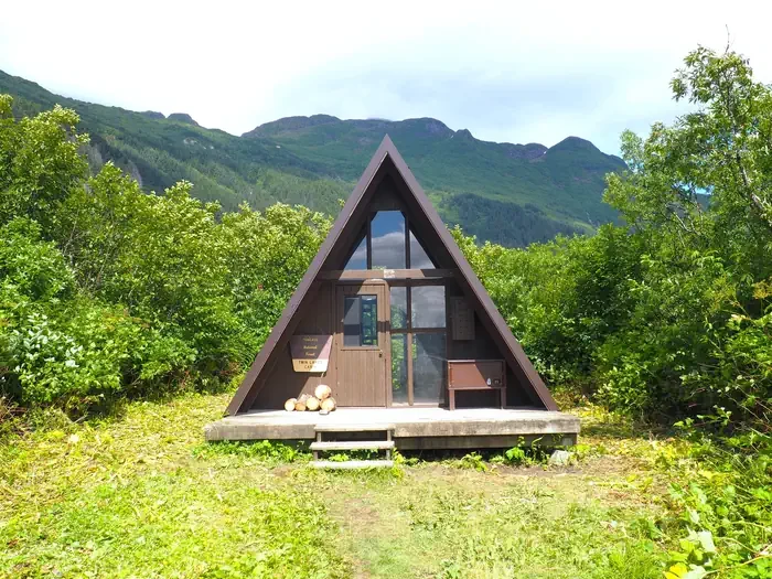 Twin Lakes Cabin (ak)