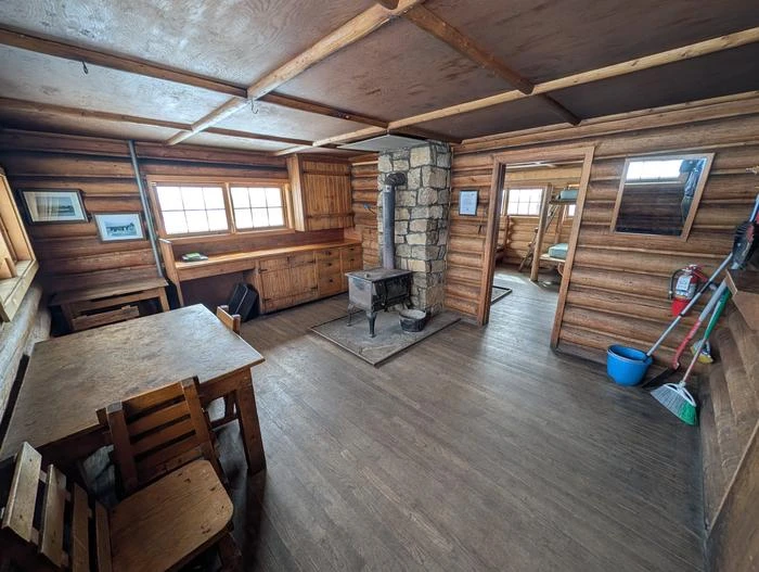 Basin Station Cabin
