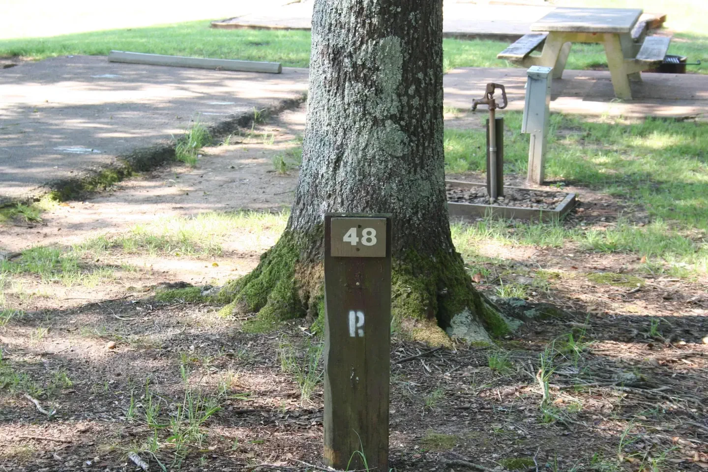 048