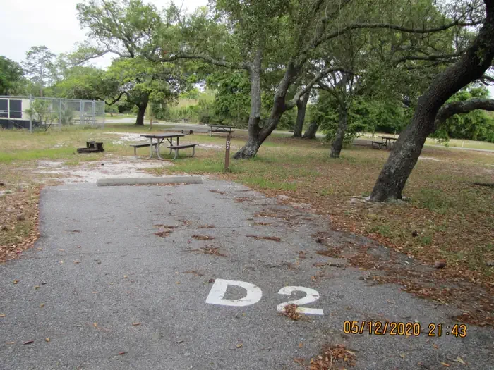 D002