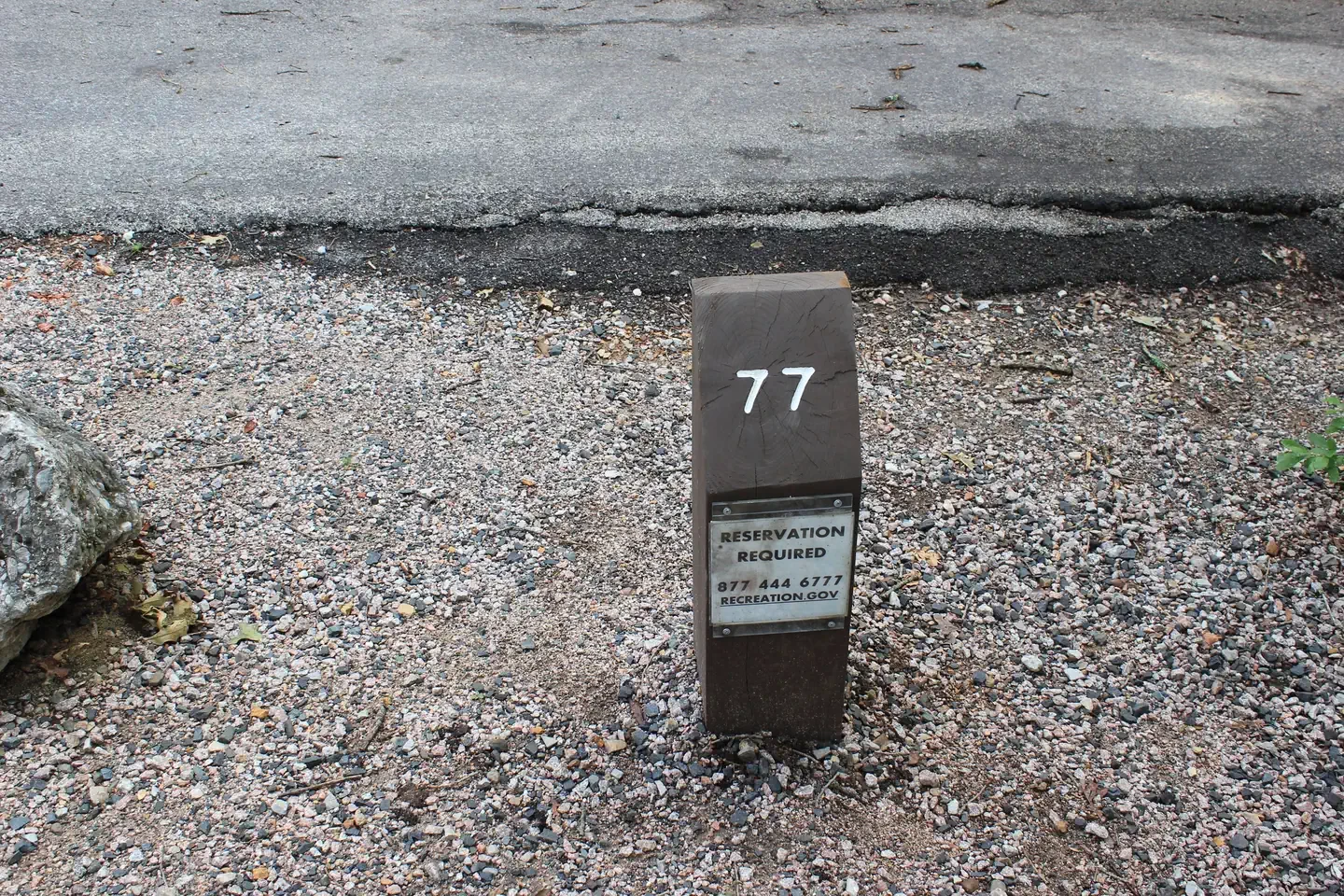 077C