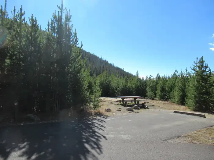 B023