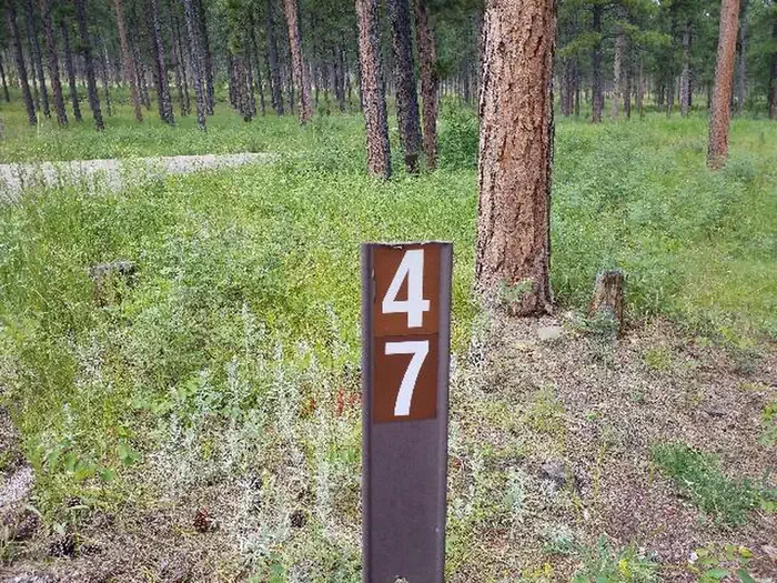 047