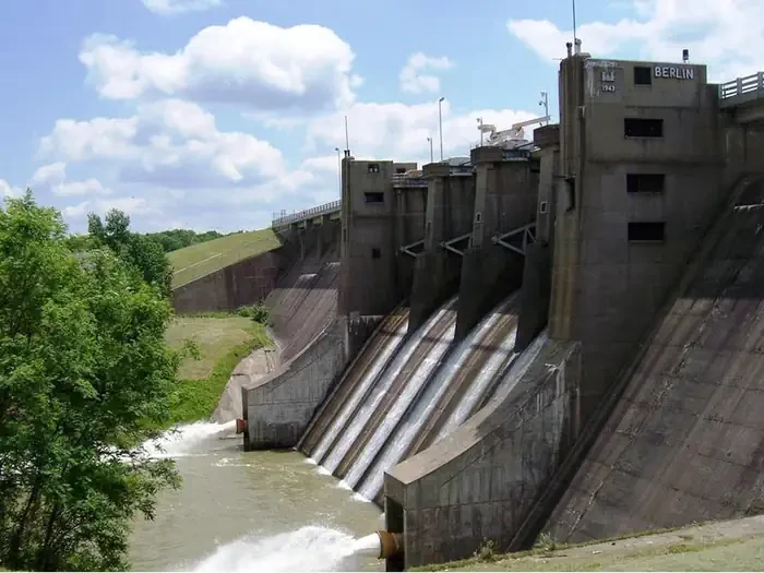 Berlin Lake Dam Tours
