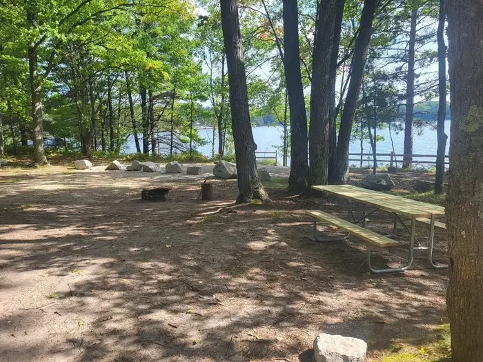 Gooseneck Lake Campsites