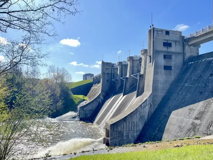 Berlin Lake Dam Tours
