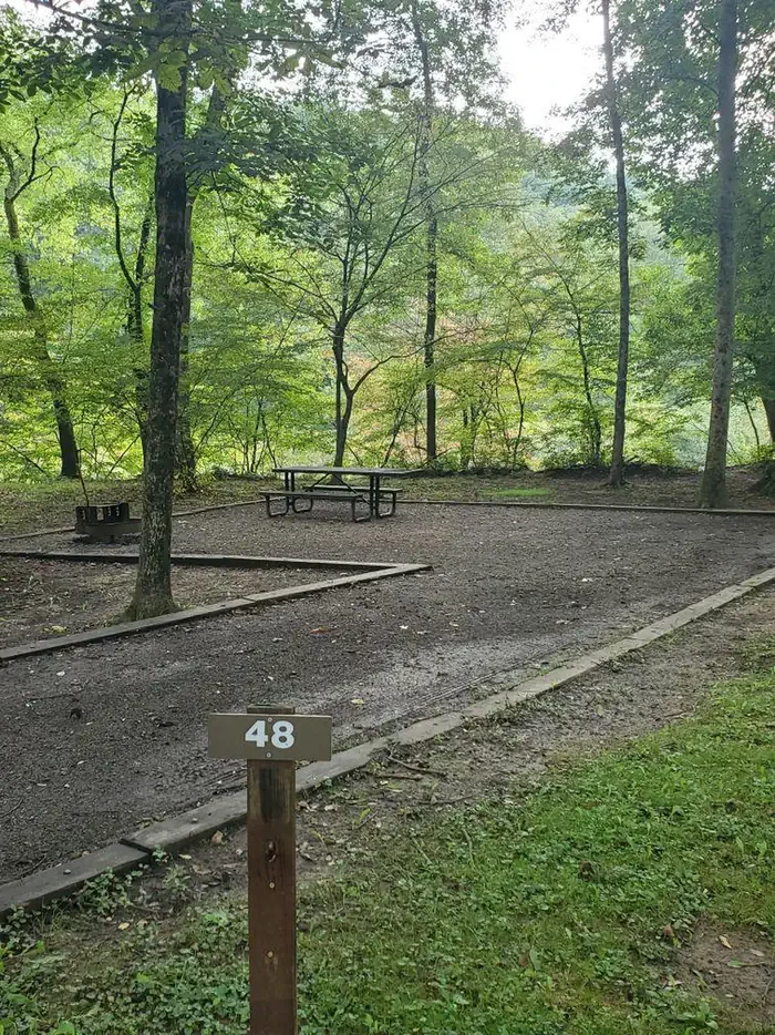 048
