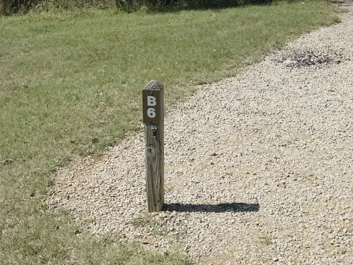 B06