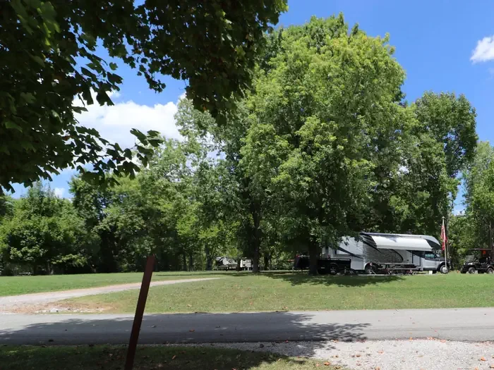086