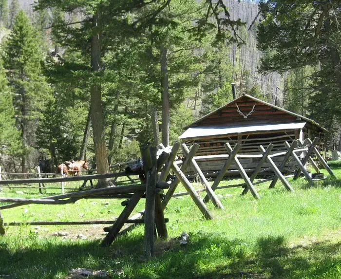 Deer Creek Cabin (mt)