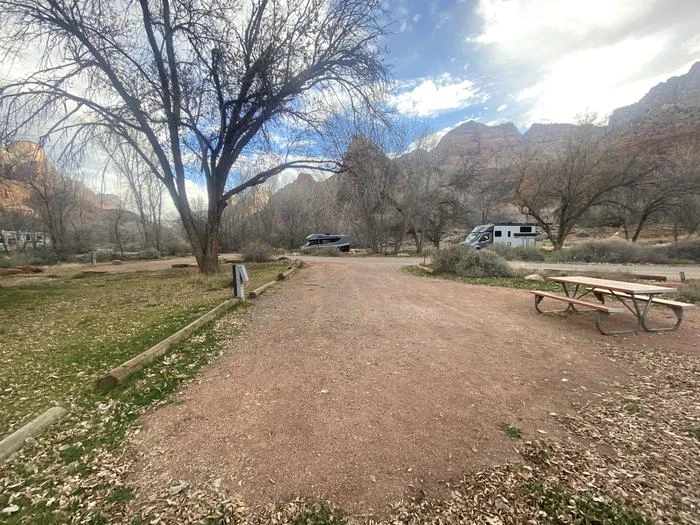 B033