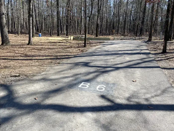 B06