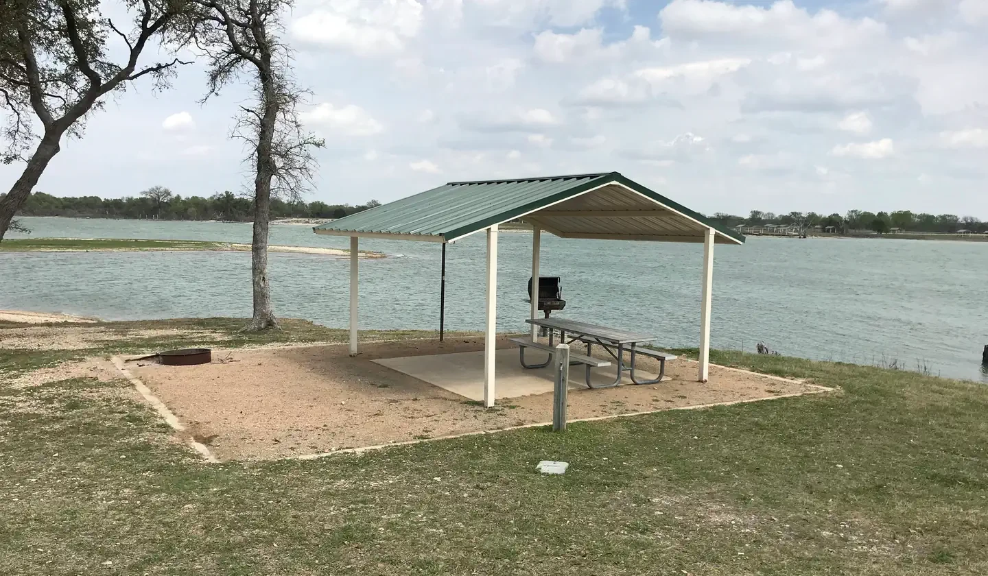 073