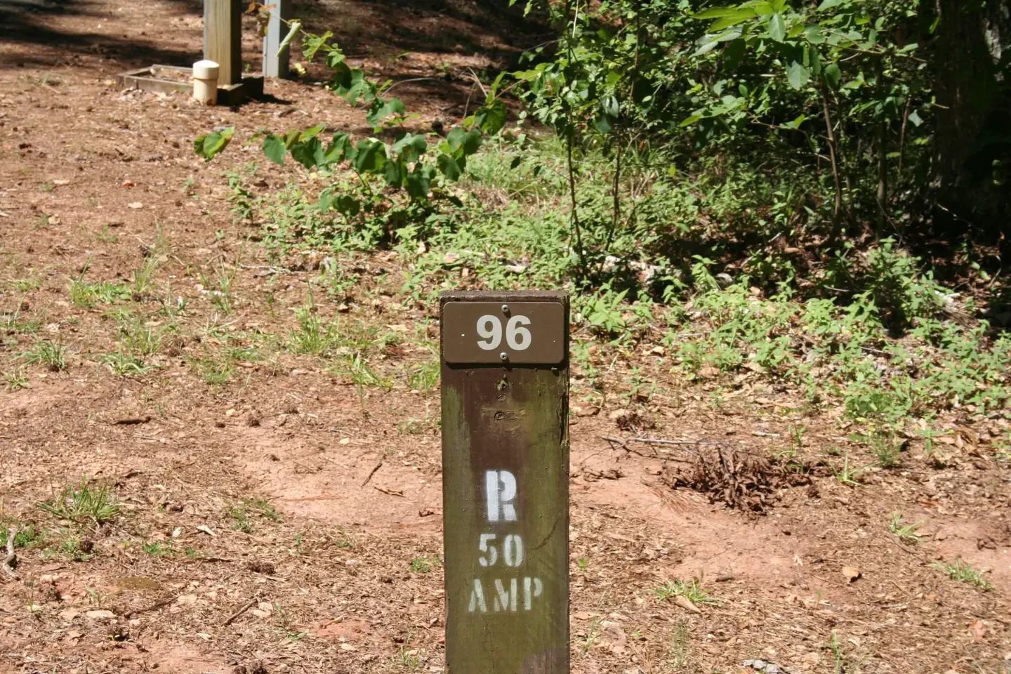 096