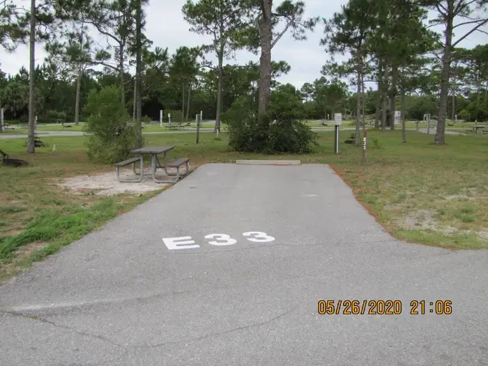 E033