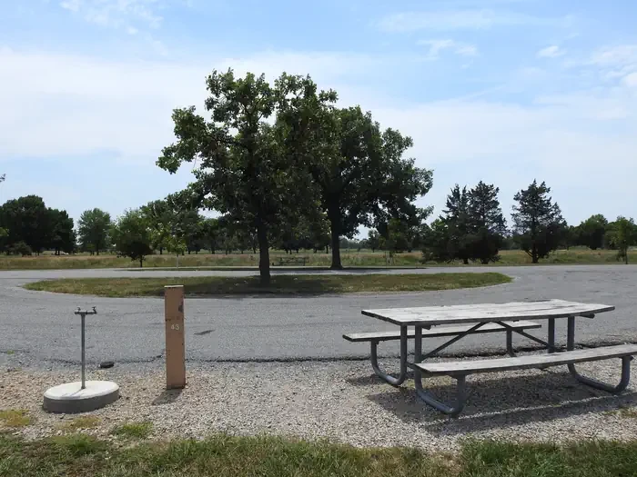 043