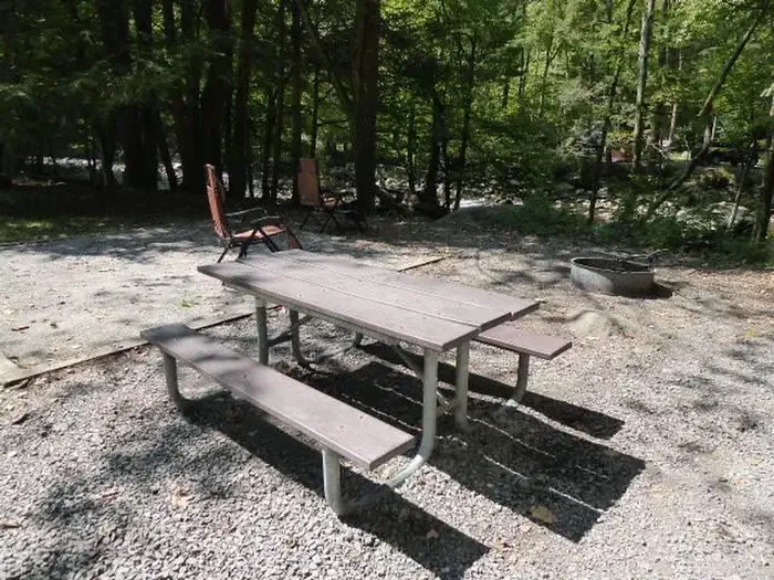 E09