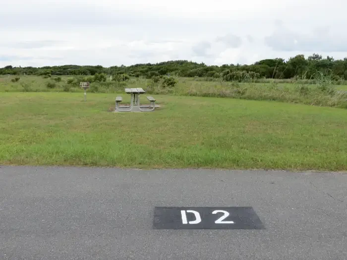 D002