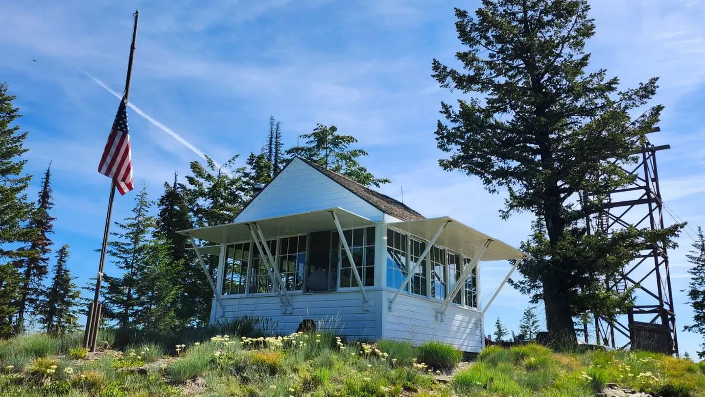 Spyglass Ground House